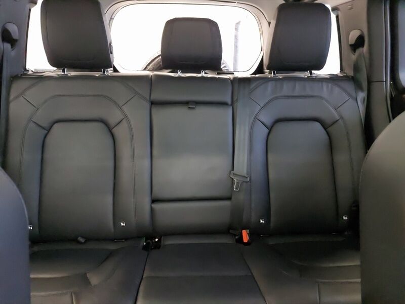 More views of Land Rover Defender