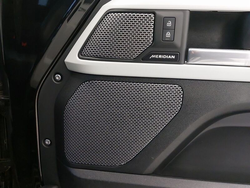 More views of Land Rover Defender