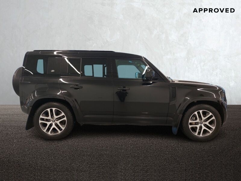 More views of Land Rover Defender