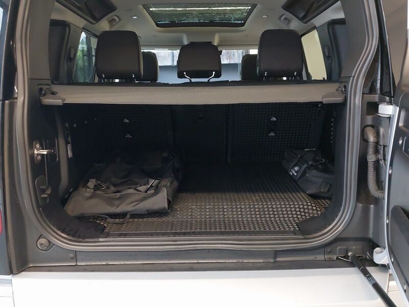 More views of Land Rover Defender