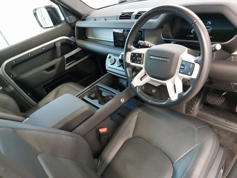 More views of Land Rover Defender