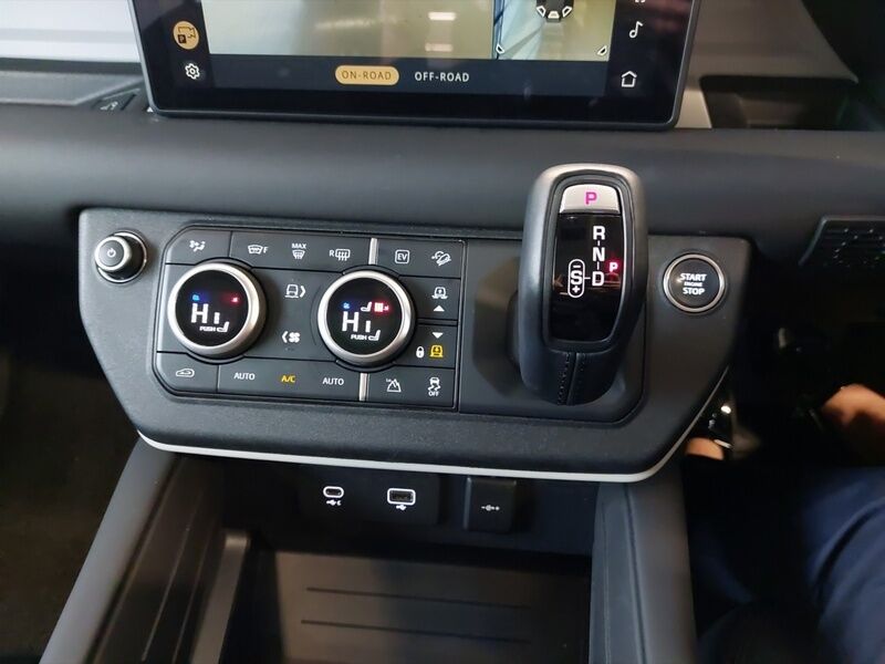 More views of Land Rover Defender