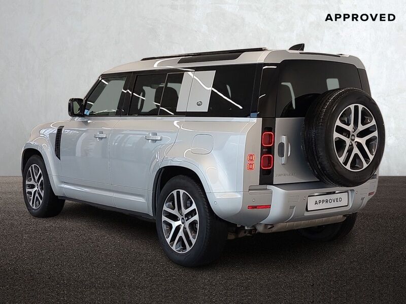 More views of Land Rover Defender