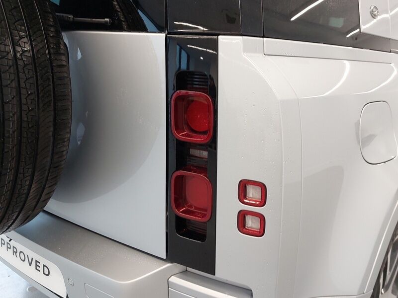 More views of Land Rover Defender