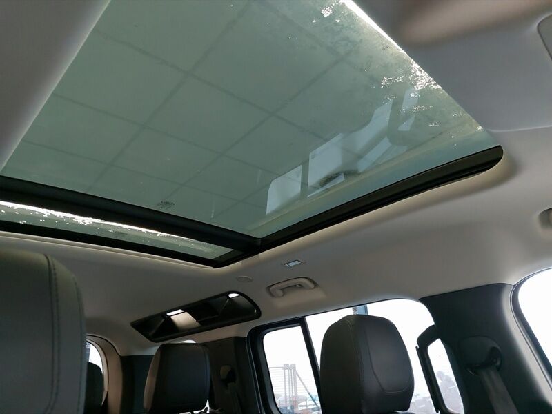 More views of Land Rover Defender