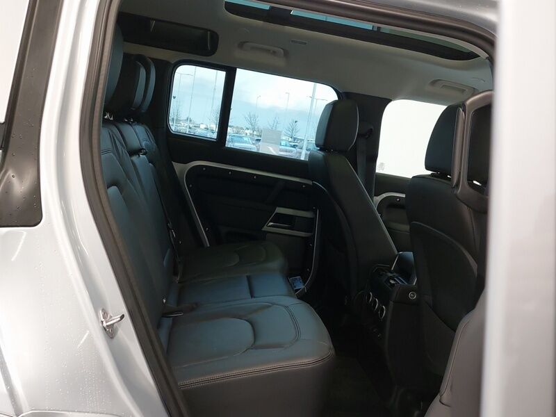 More views of Land Rover Defender