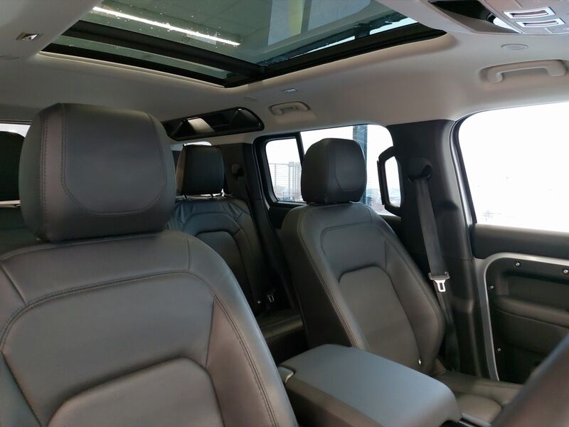 More views of Land Rover Defender