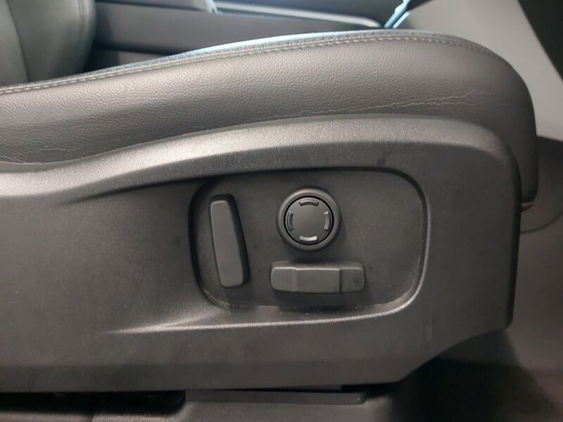 More views of Land Rover Defender