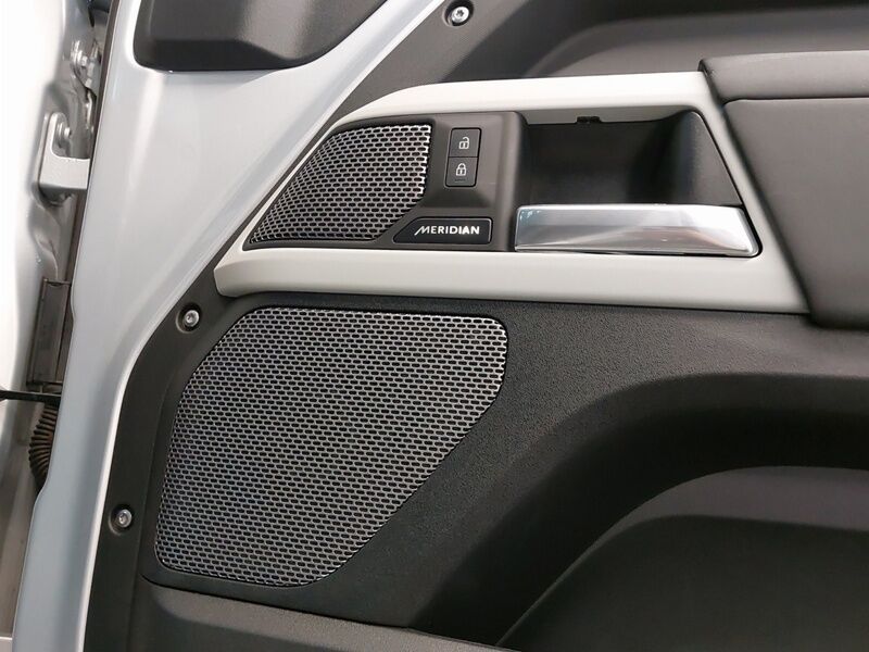 More views of Land Rover Defender