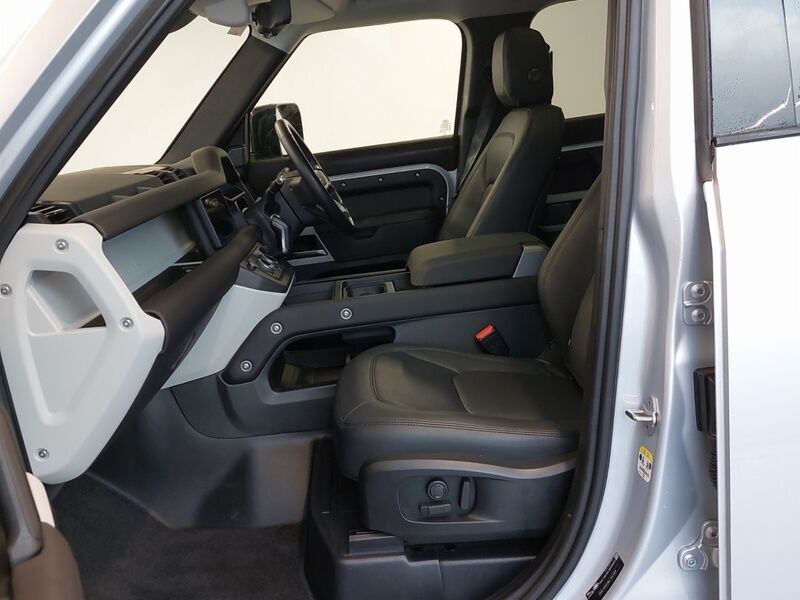 More views of Land Rover Defender