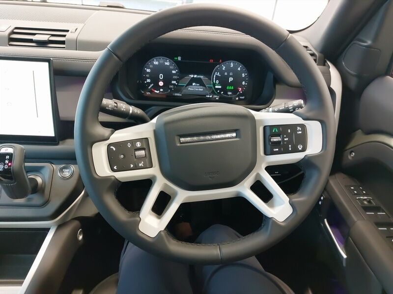 More views of Land Rover Defender