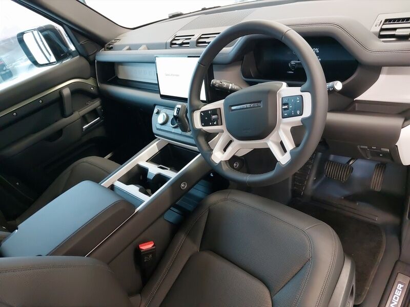 More views of Land Rover Defender