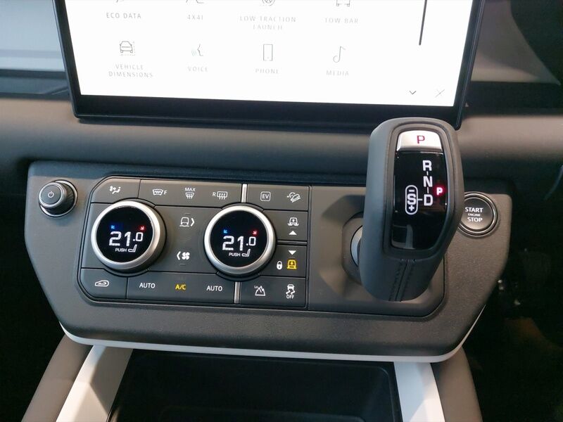 More views of Land Rover Defender