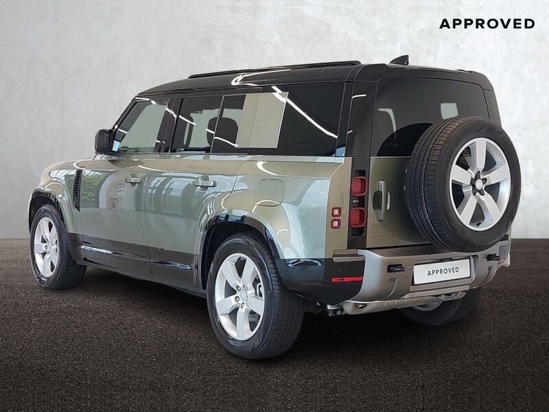 More views of Land Rover Defender