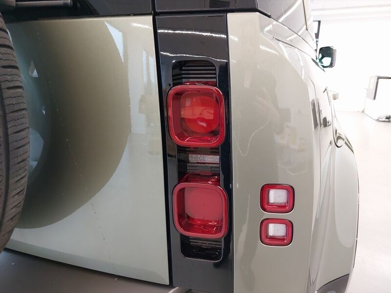 More views of Land Rover Defender