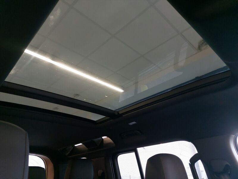 More views of Land Rover Defender