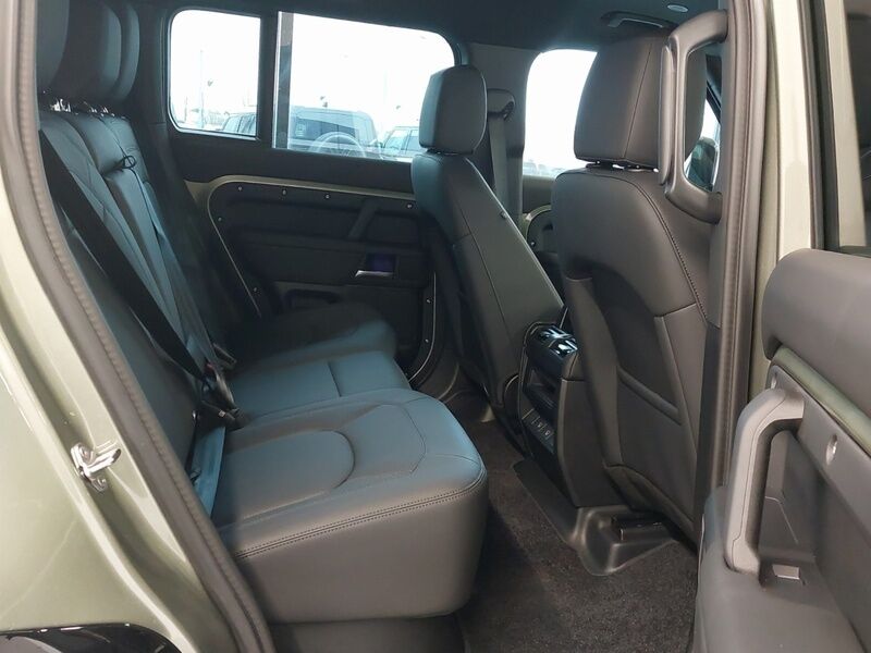 More views of Land Rover Defender