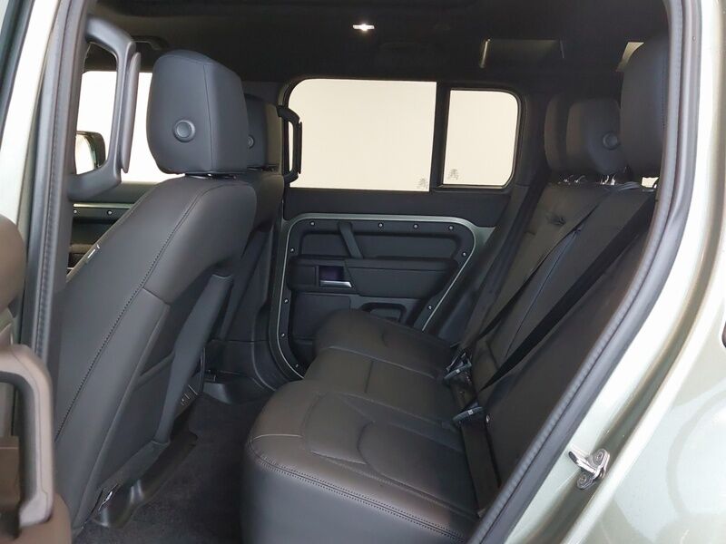 More views of Land Rover Defender