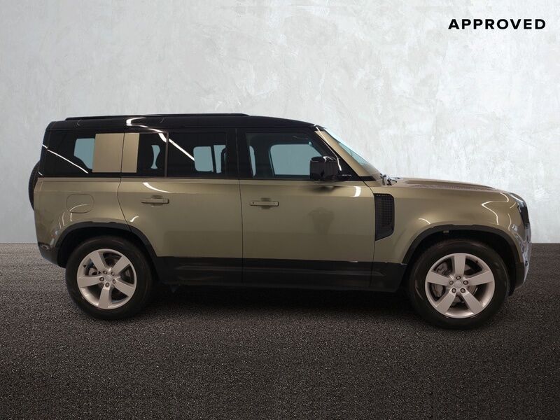 More views of Land Rover Defender