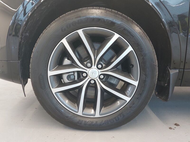 More views of Land Rover Discovery Sport