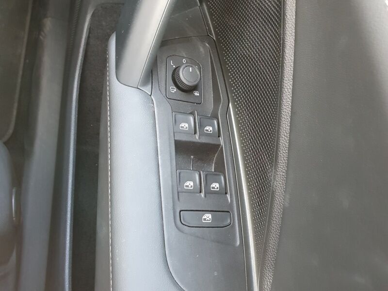 More views of Volkswagen Tiguan