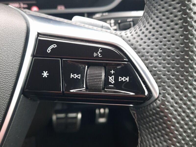 More views of Audi Q8 e-tron