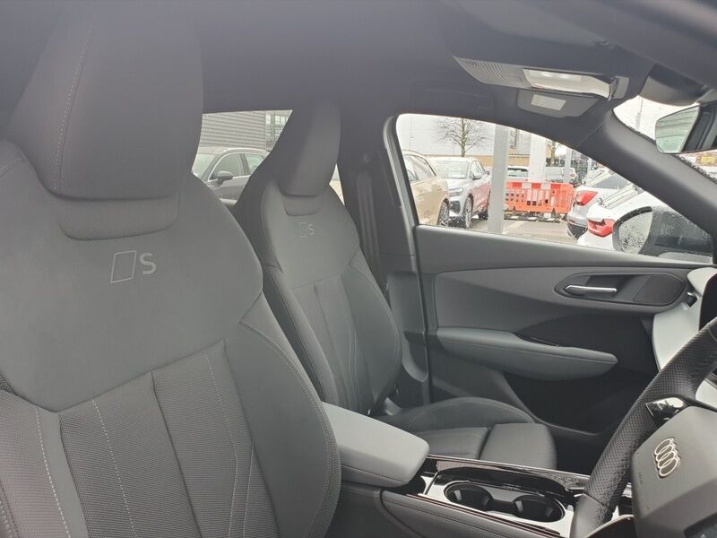 More views of Audi Q3