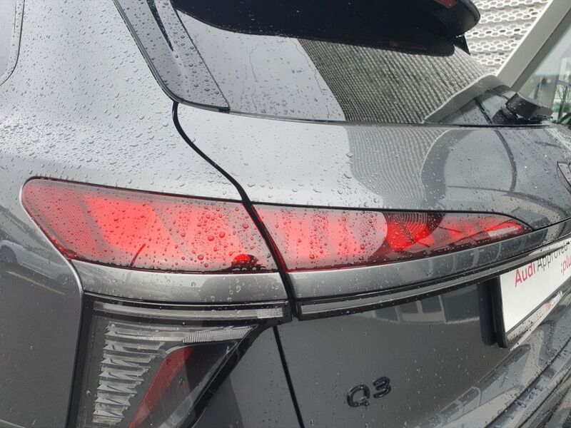 More views of Audi Q3