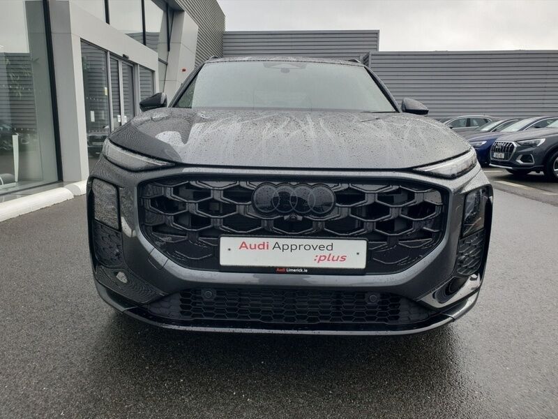 More views of Audi Q3