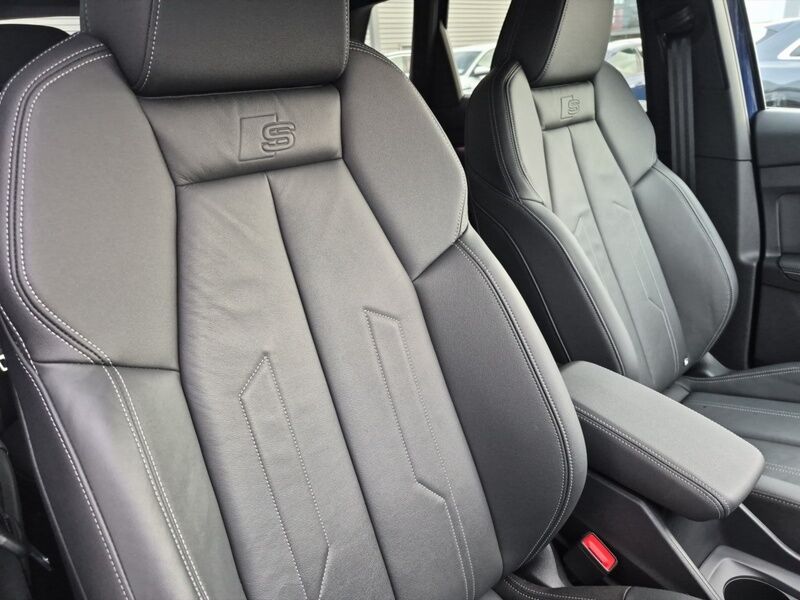 More views of Audi Q4 e-tron