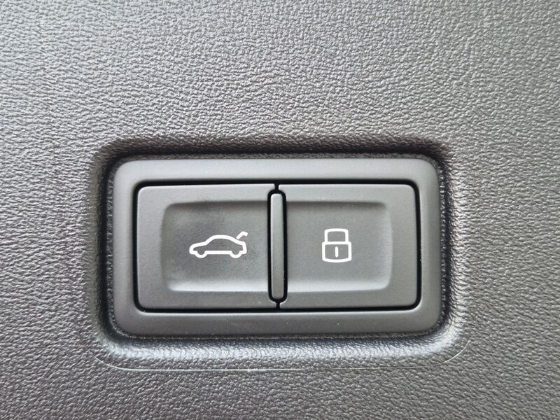 More views of Audi Q4 e-tron