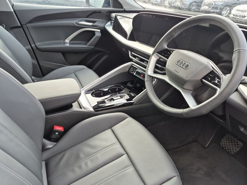 More views of Audi Q5