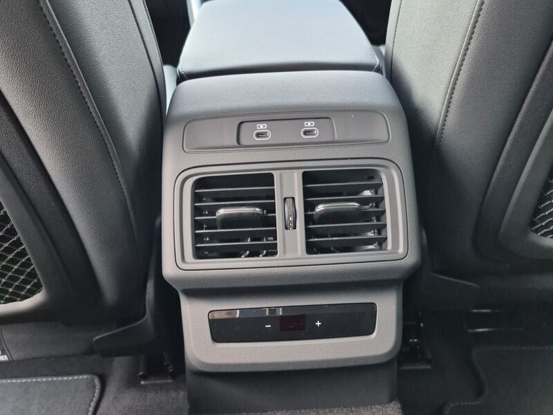 More views of Audi Q5