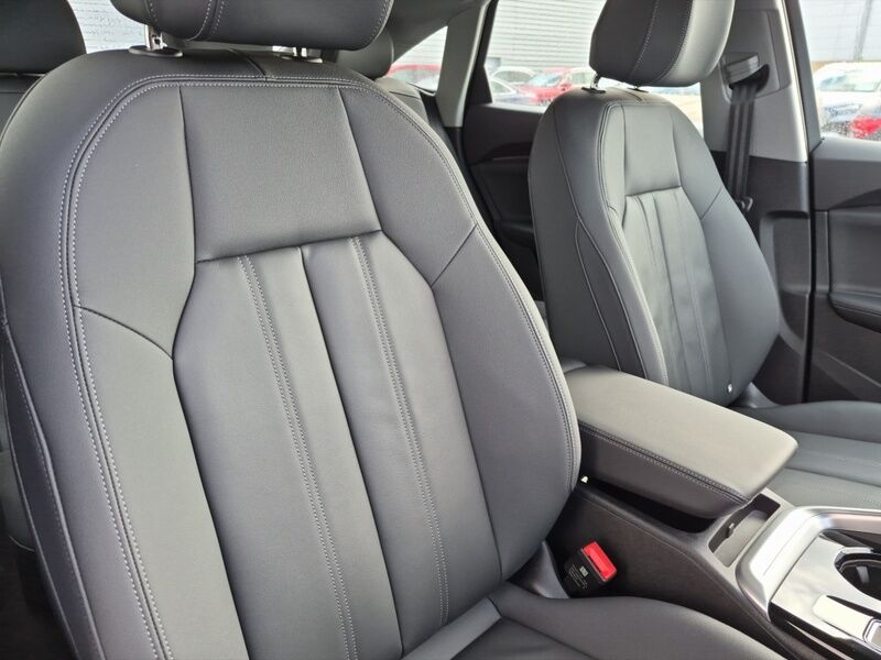 More views of Audi Q5