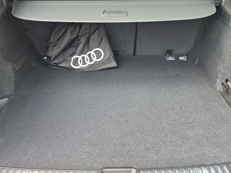 More views of Audi Q5