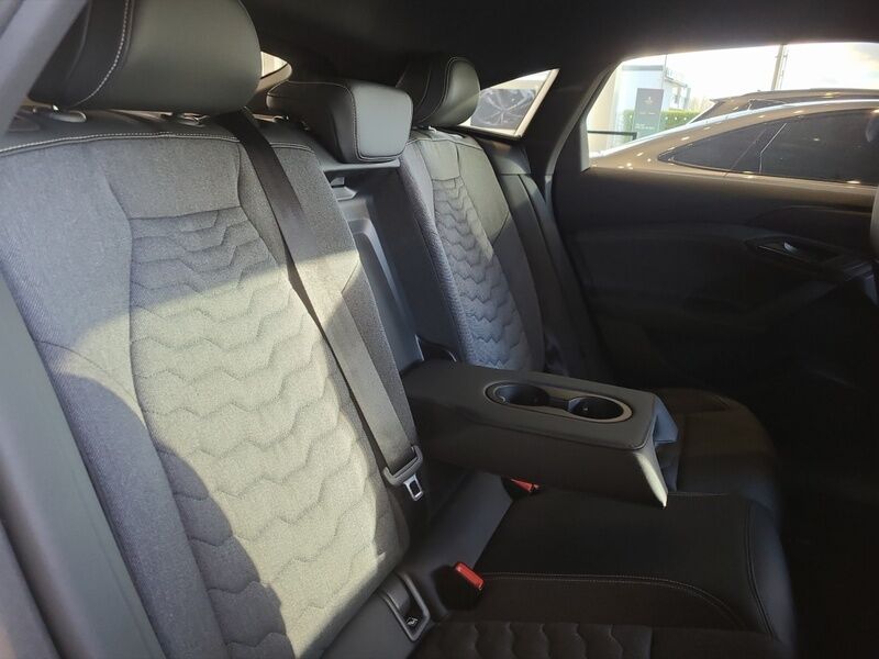 More views of Audi A6