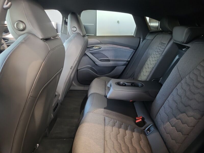 More views of Audi A6