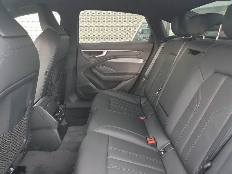 More views of Audi A6