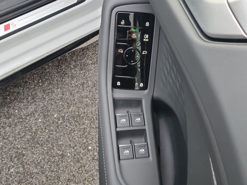 More views of Audi A6