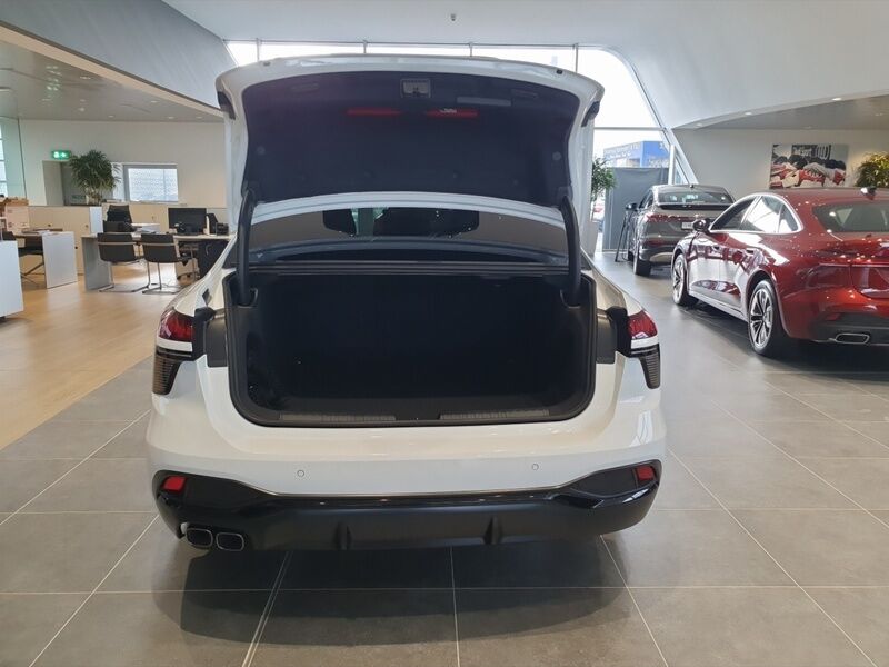 More views of Audi A6