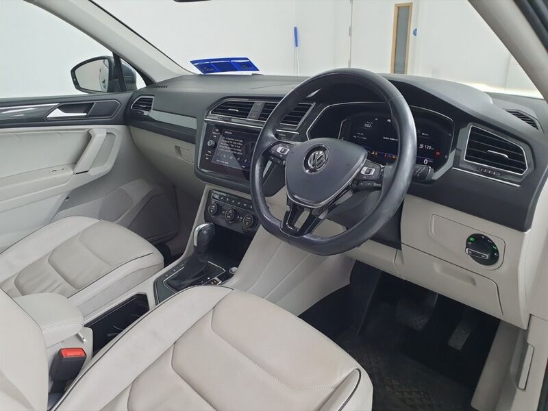 More views of Volkswagen Tiguan Allspace