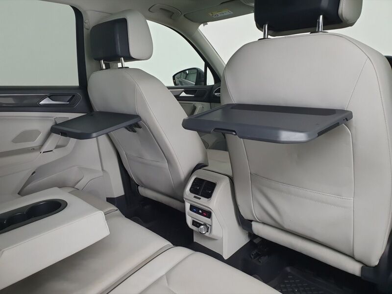 More views of Volkswagen Tiguan Allspace