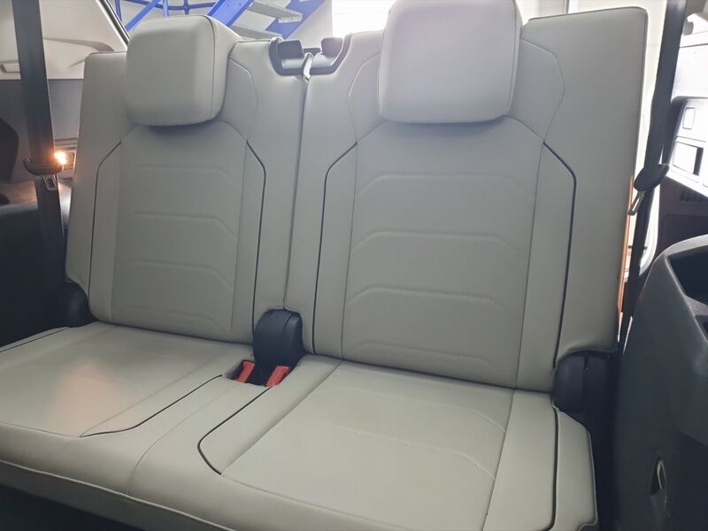 More views of Volkswagen Tiguan Allspace