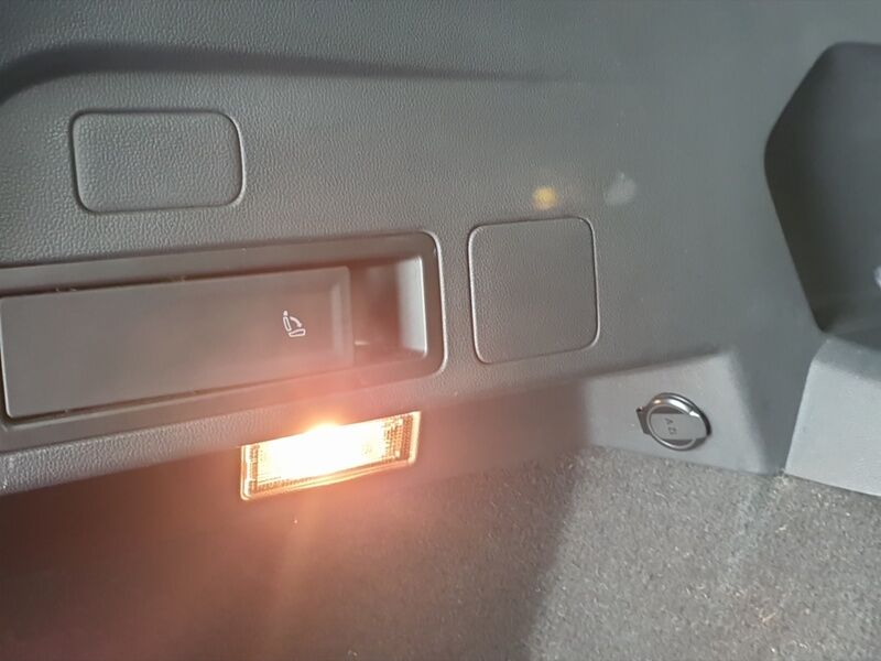 More views of Volkswagen Tiguan Allspace