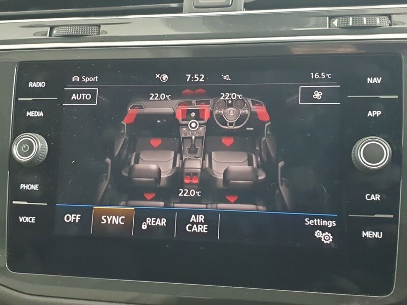 More views of Volkswagen Tiguan Allspace