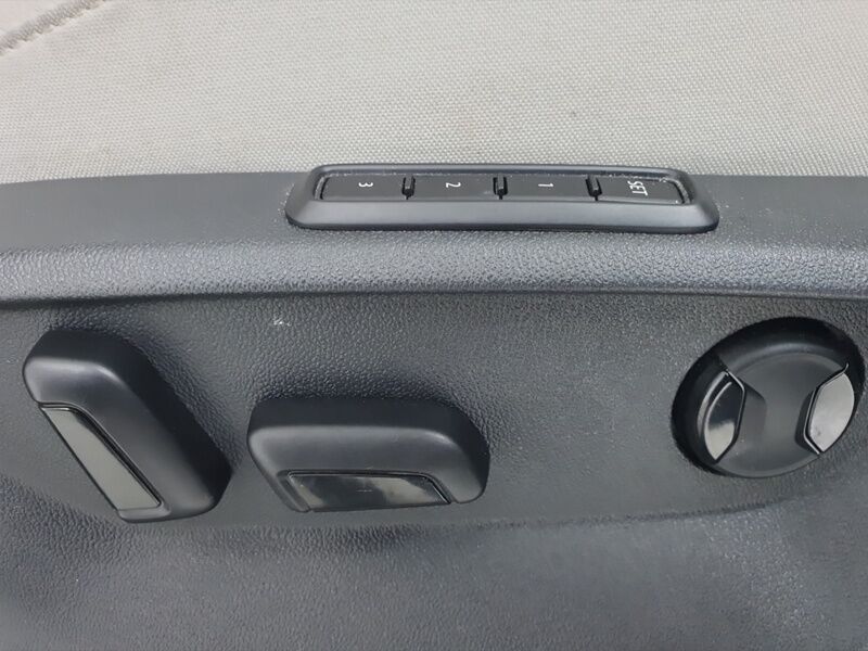 More views of Volkswagen Tiguan Allspace