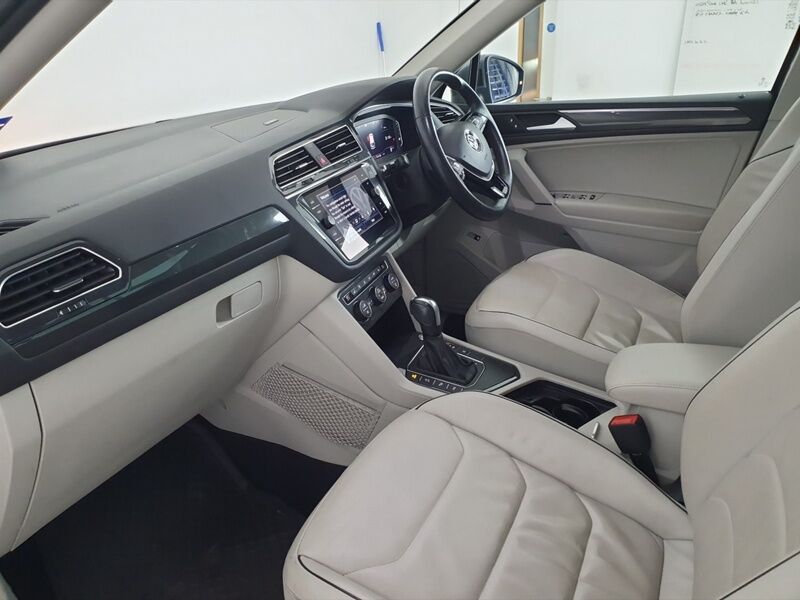 More views of Volkswagen Tiguan Allspace