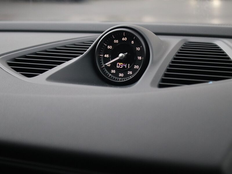 More views of Porsche Macan