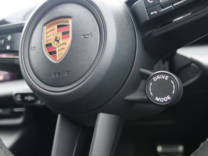 More views of Porsche Macan