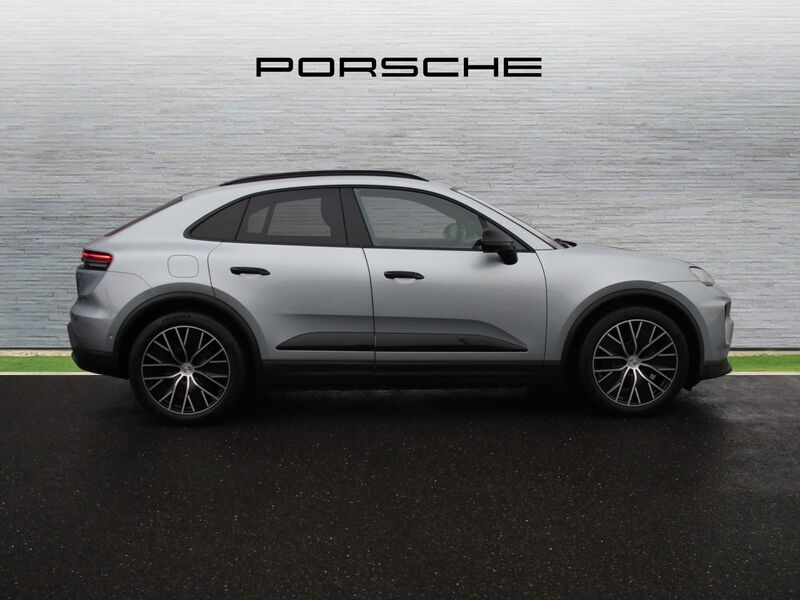 More views of Porsche Macan